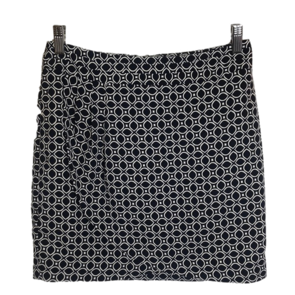 BANANA Republic skirt, black and white, size 2